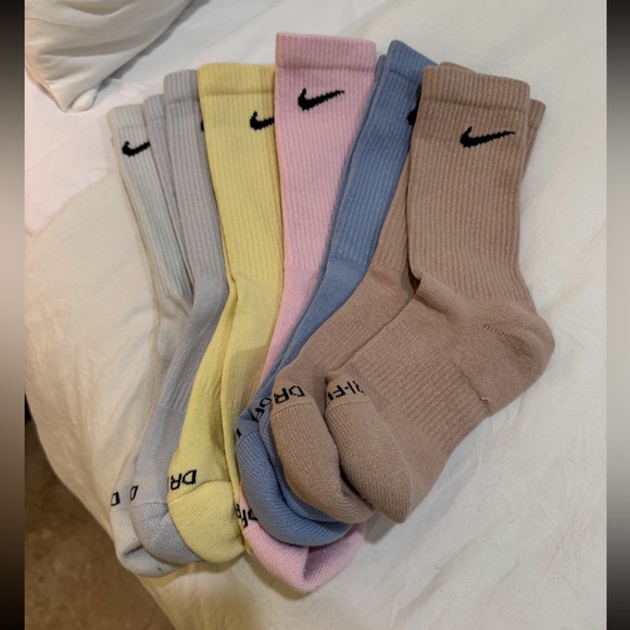 Nike Dri-FIT Everyday Plus Cushioned Training Crew Socks - 6 Pack - Picture 3 of 3